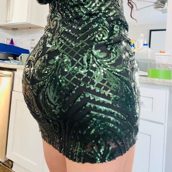 Windsor Hunter Green Long Sleeve Sequin Mini Dress - Picture 6 of 13